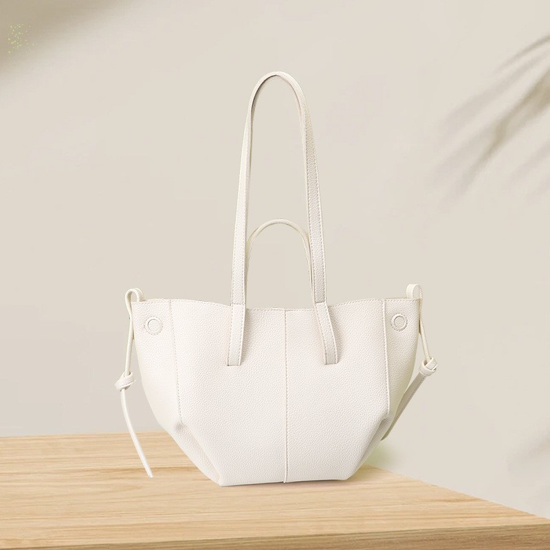 Torba typu tote z brązowym wzo – Top Handle Structured recenzja i cena