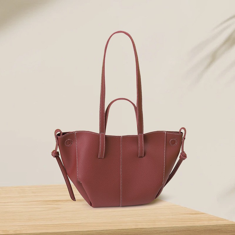 Torba typu tote z brązowym wzo – Top Handle Structured recenzja i cena
