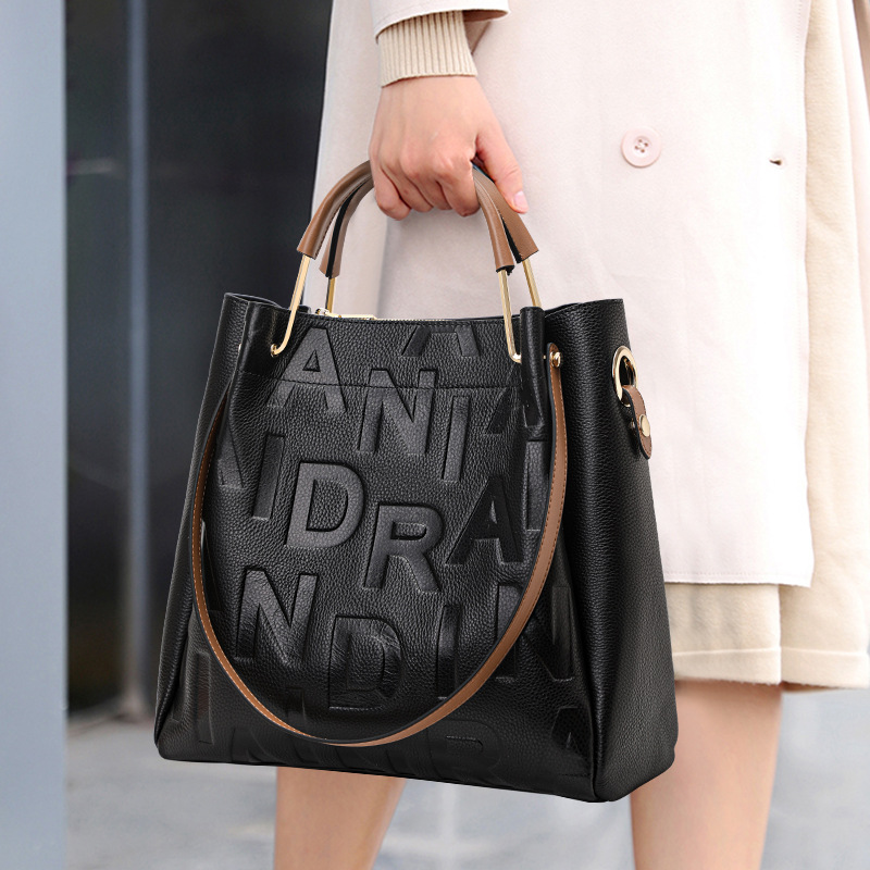 Damska torba na ramię, cichy l – Top Handle Structured recenzja i cena
